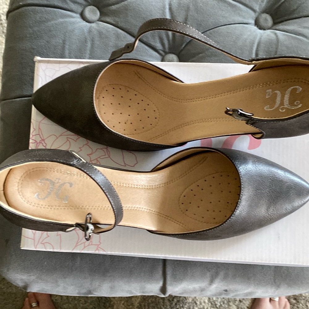 JG gray pointed toe strappy 1.5 in heels